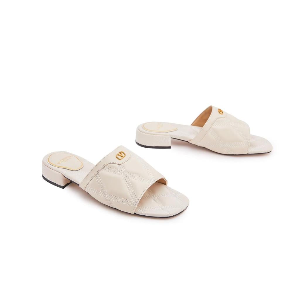 حذاء كويلتي 67 مفتوح جلد مبطّن بكعب 25 مم من فالنتينو غارافاني