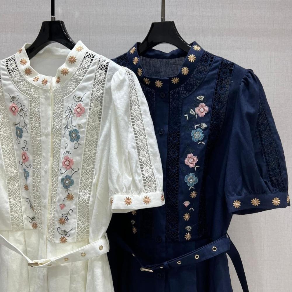 فستان كتان مطرز بأكمام قصيرة