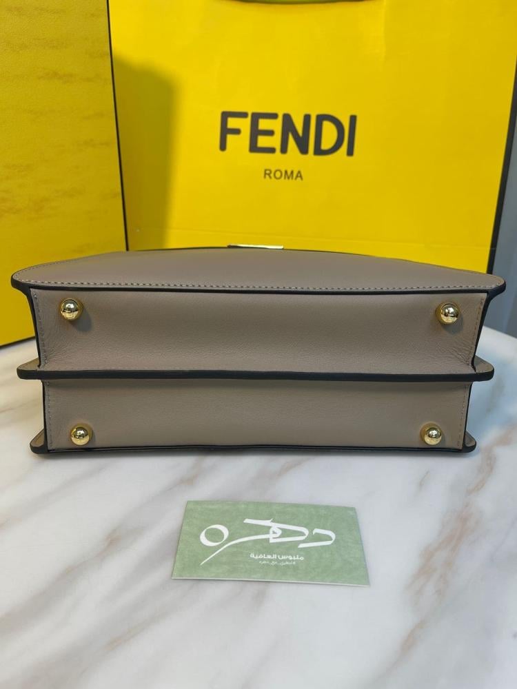 حقيبة فيندي بيكابو ميديوم جملي-مقاس 27