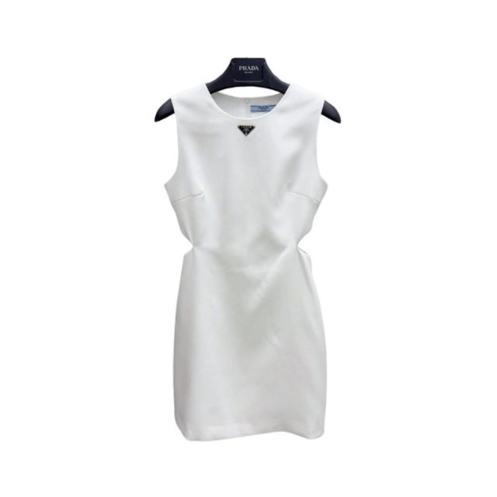 فستان برادا بدون أكمام بخصر مثلث ربيعي وصيفي