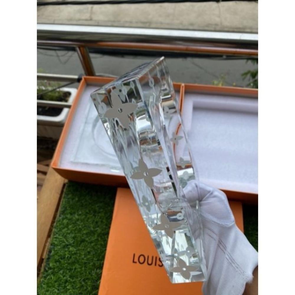 منفضة سجائر كريستال LV من لويس فيتون