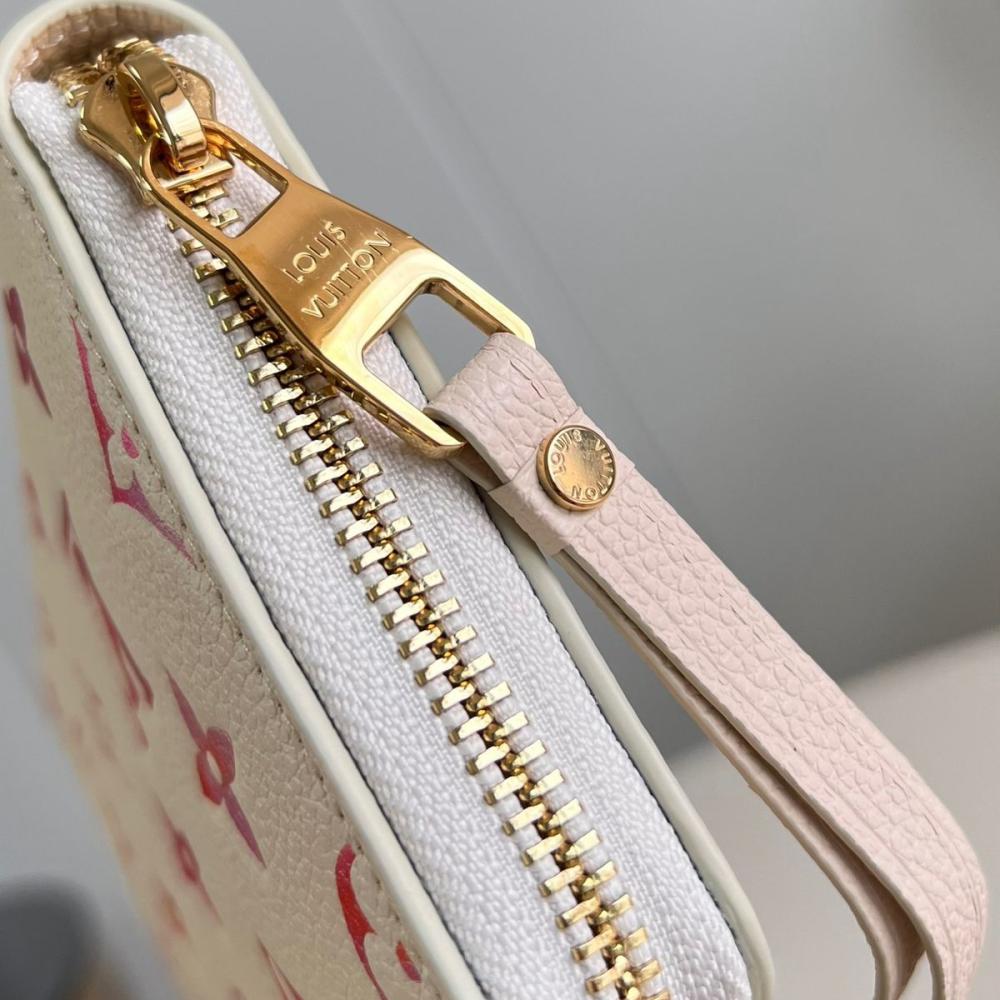 محفظة فيكتوراين من  Louis Vuitton