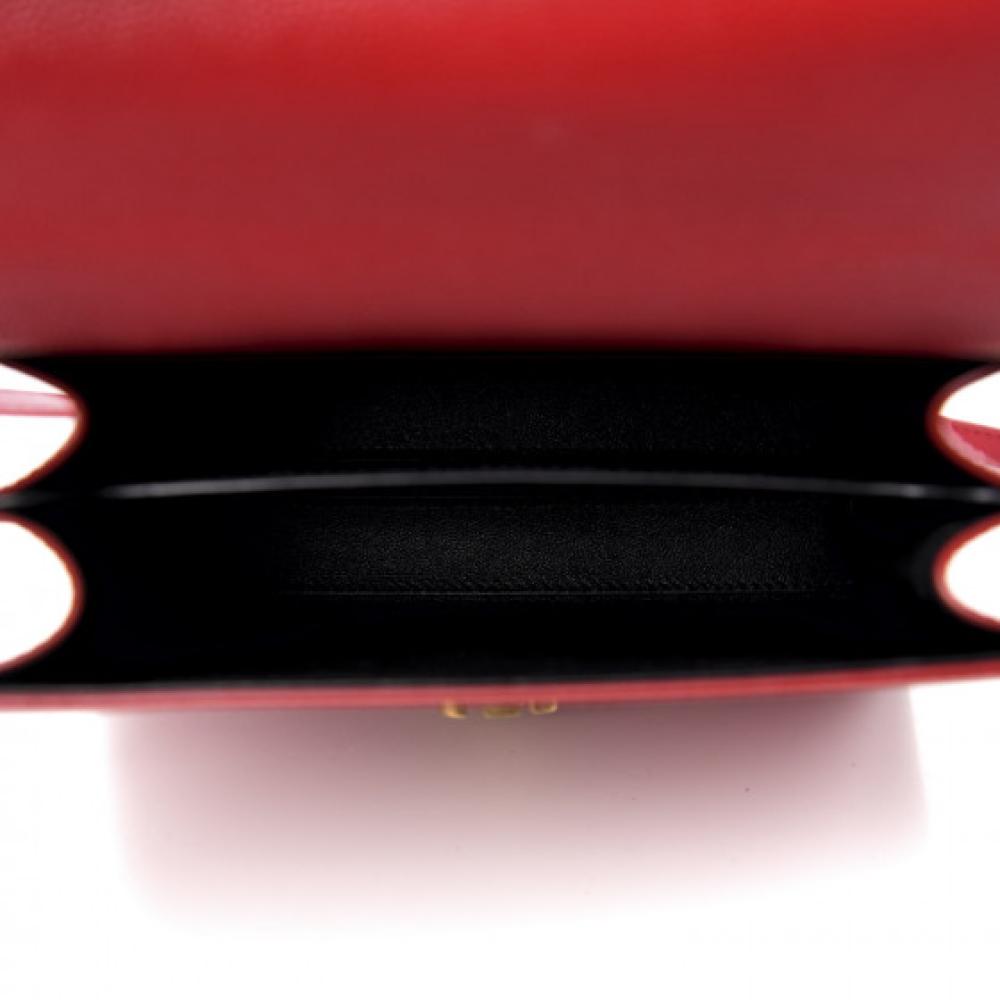 حقيبة كاساندرا كلاسيك من سان لوران بمقبض علوي