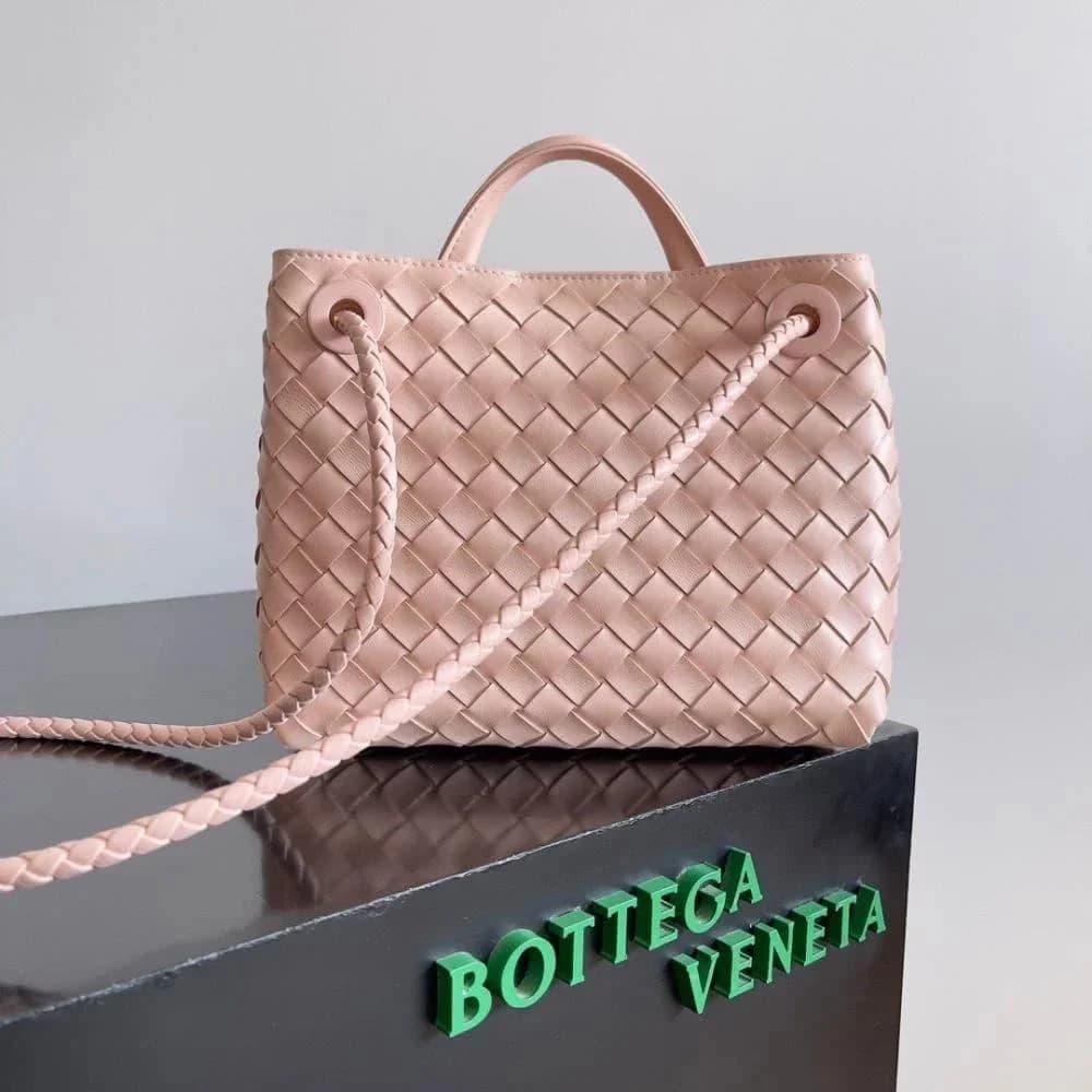 حقيبة بوتيغا فينيتا أنديامو