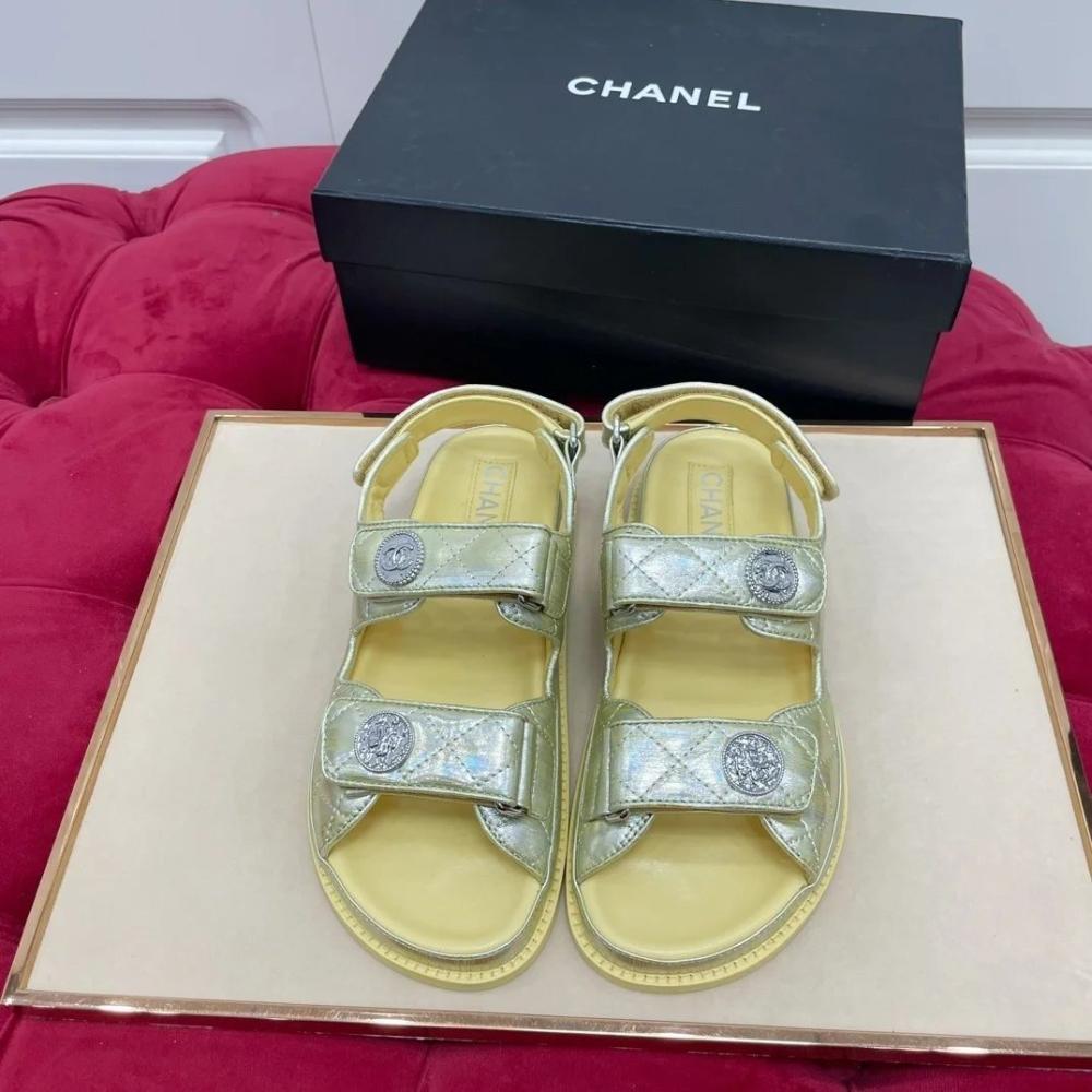 شانيل Laminated صاندل