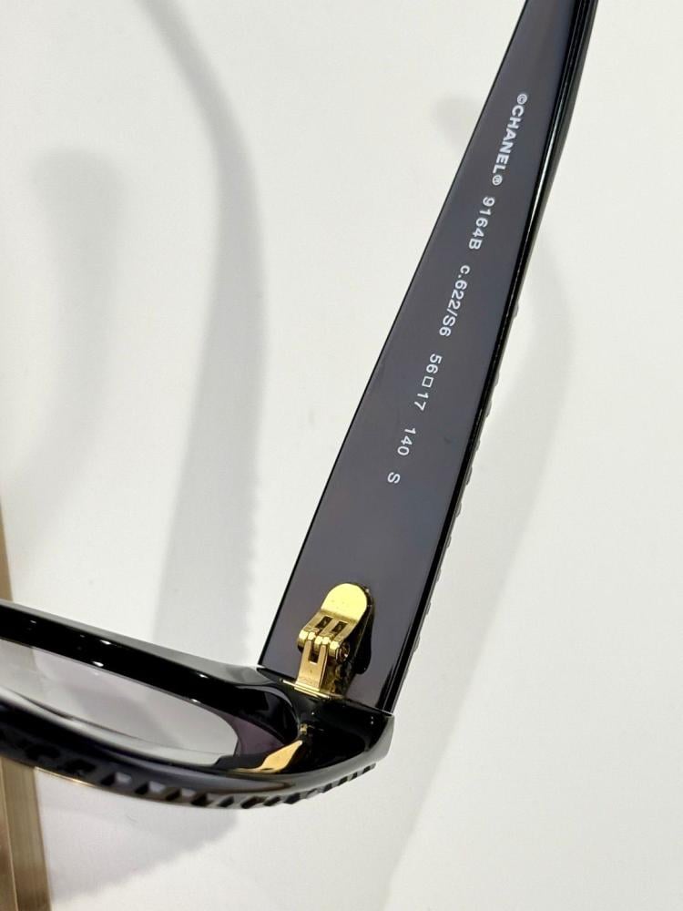 نظارة شمسية بعيون قطة سوداء من شانيل