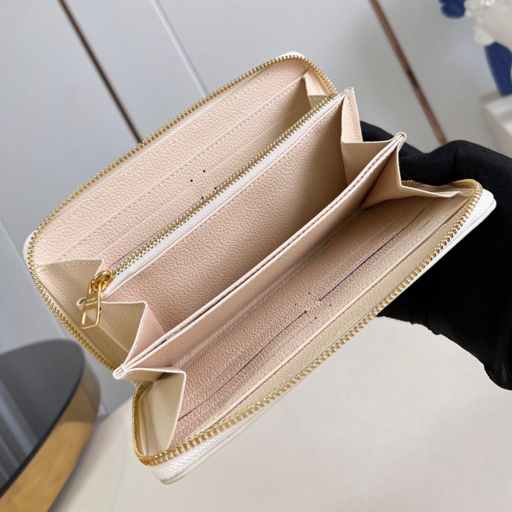 محفظة فيكتوراين من  Louis Vuitton