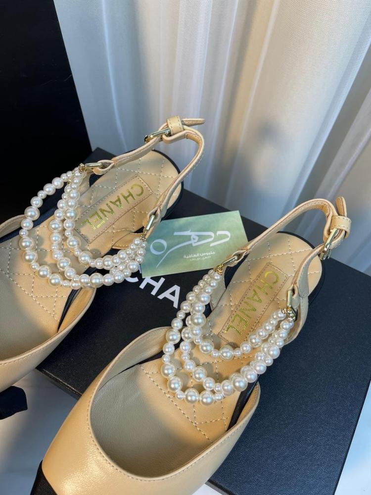 حذاء شانيل سليب باك