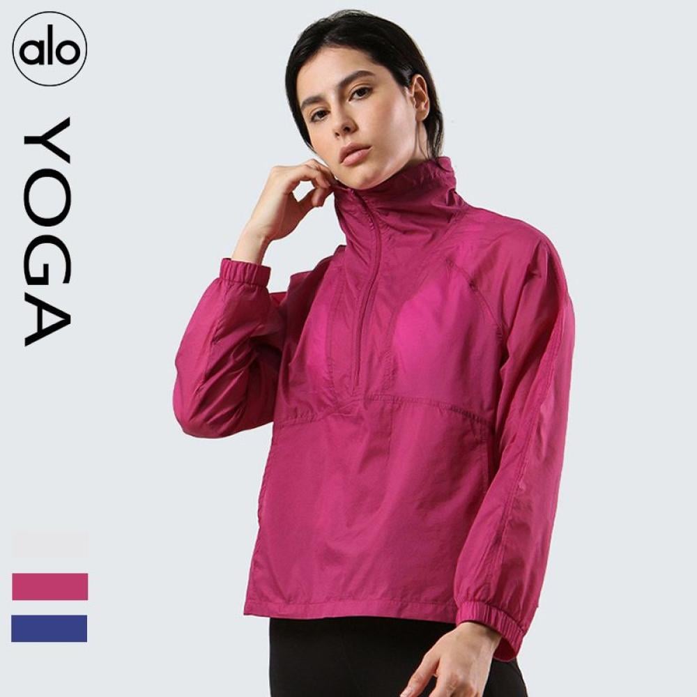 بلوزة رياضية بأكمام طويلة من alo yoga