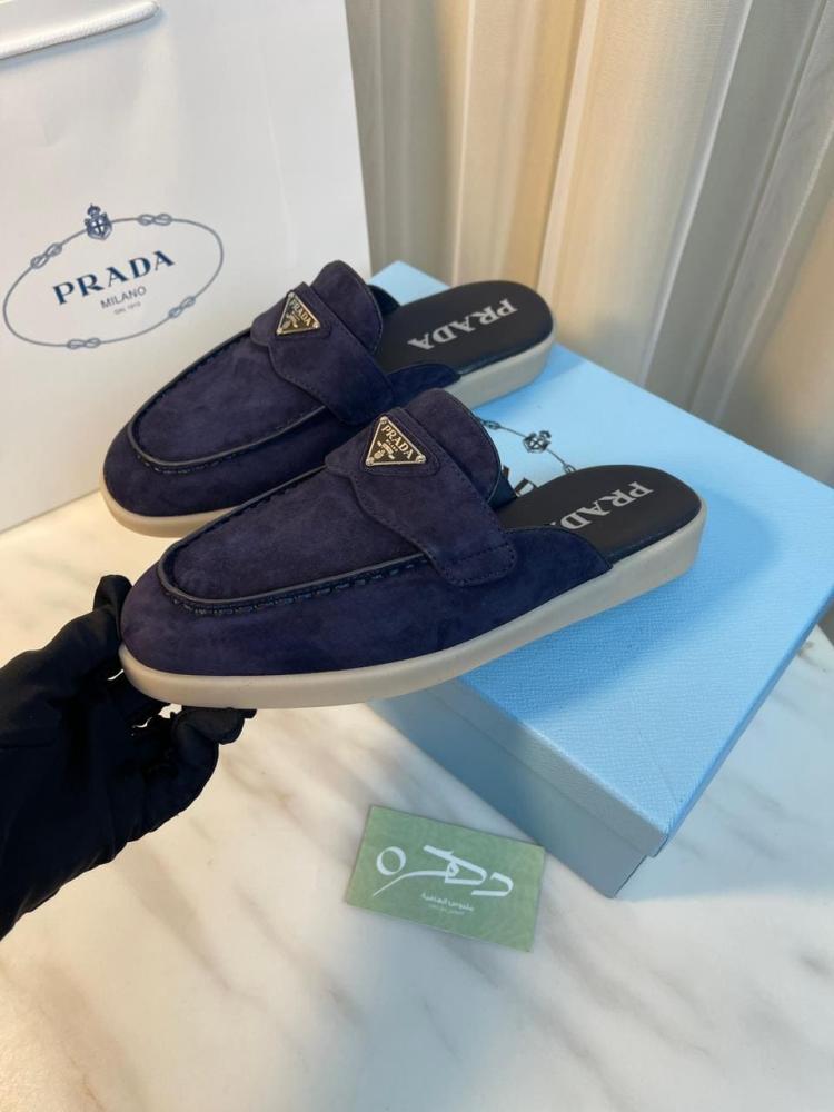 حذاء برادا من الشامواه مفتوح