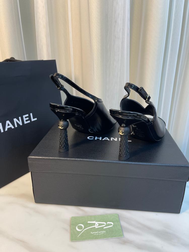 صندل ميتييه دارت بكعب 8.5 سم من شانيل