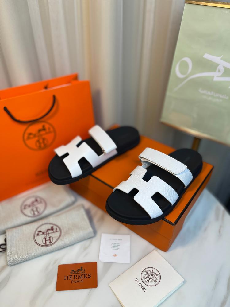 صندل هيرميس شيبري اللون الأبيض