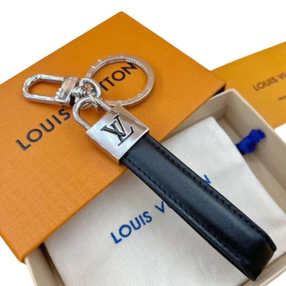 ميدالية مفاتيح لويس فيتون ليذر لوقو