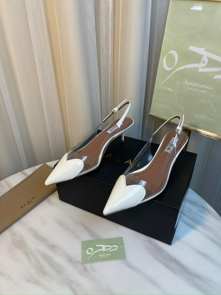 حذاء كعب ذو حزام خلفي من الايا - أبيض