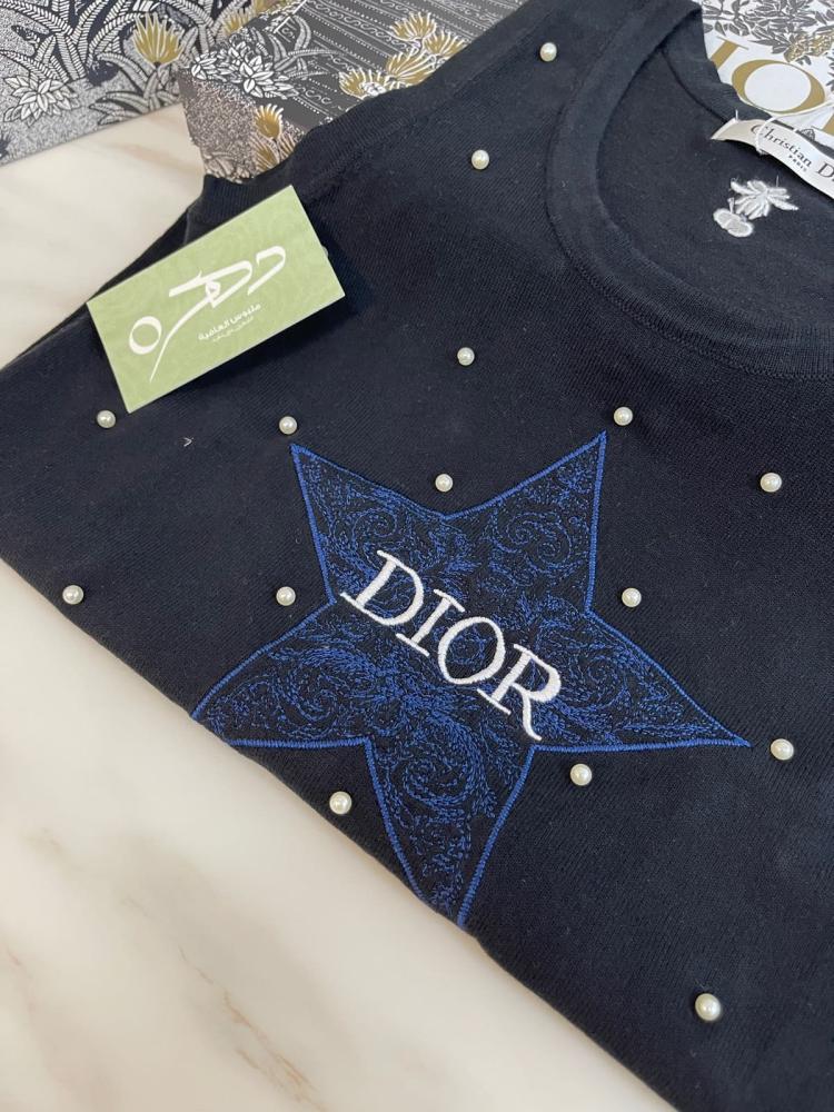 توب ديور المرصع باللؤلؤ