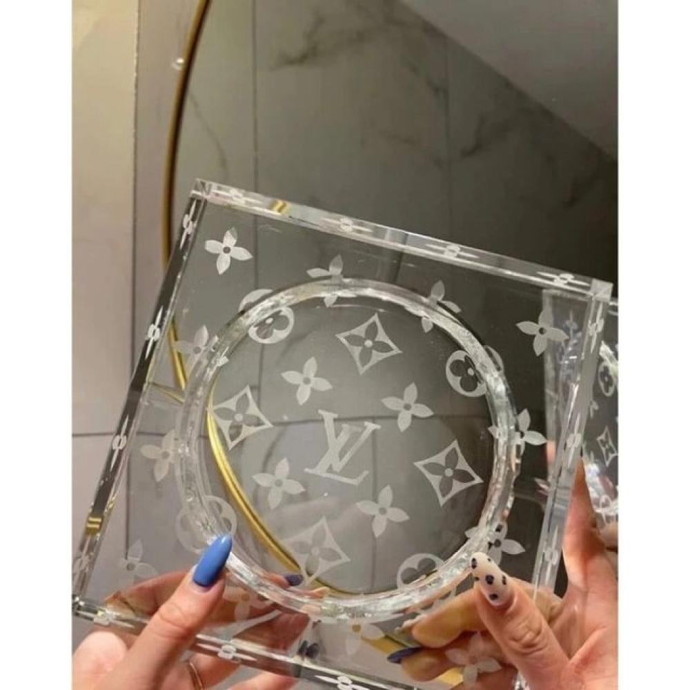 منفضة سجائر كريستال LV من لويس فيتون