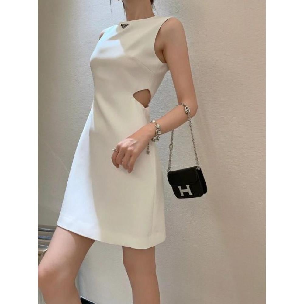 فستان برادا بدون أكمام بخصر مثلث ربيعي وصيفي