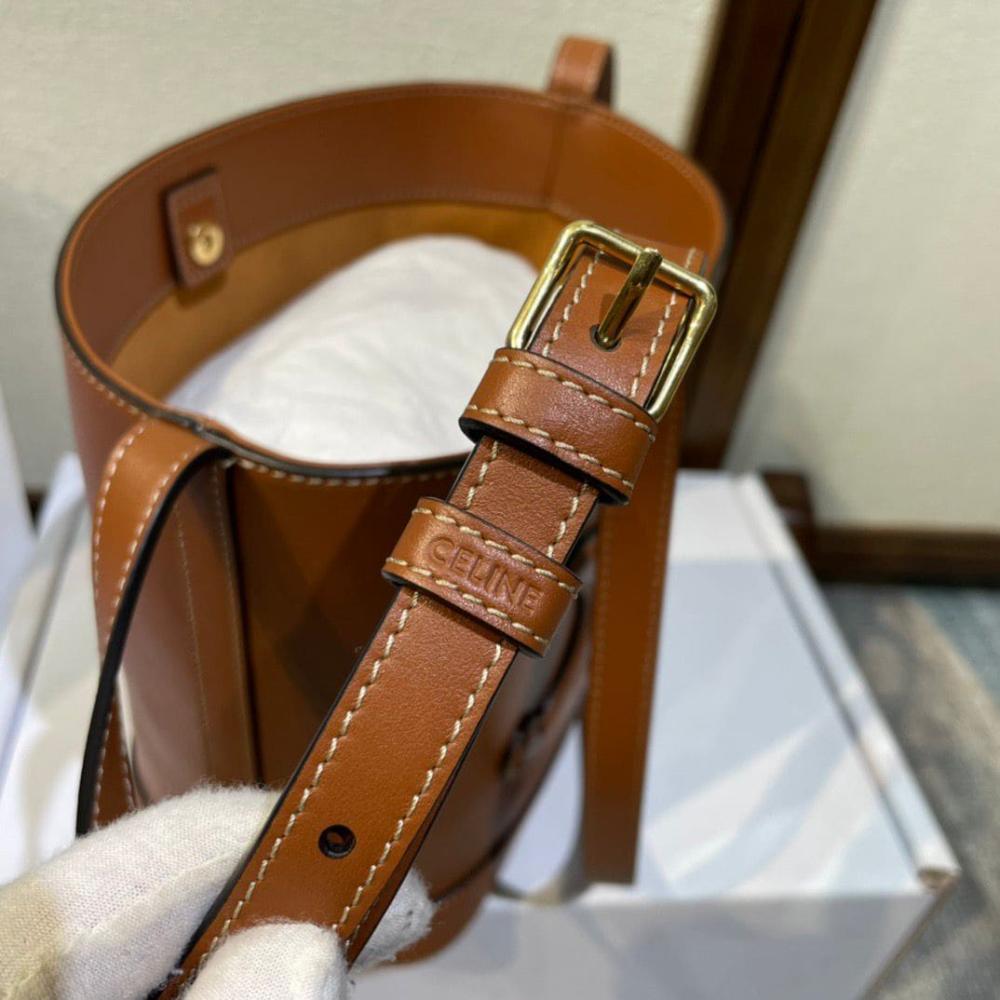 حقيبة دلو صغيرة كوير تريومف من سيلين