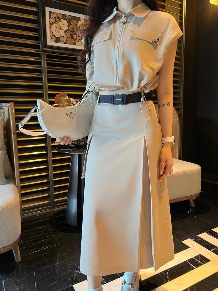 بدلة برادا النسائية المكونة من قطعتين