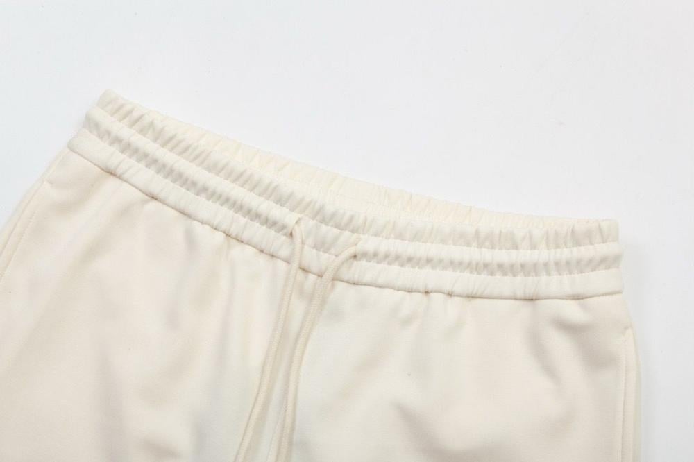 شورت منسوج ومطاط برقعة مريحة مع شعار مطرز من فندي