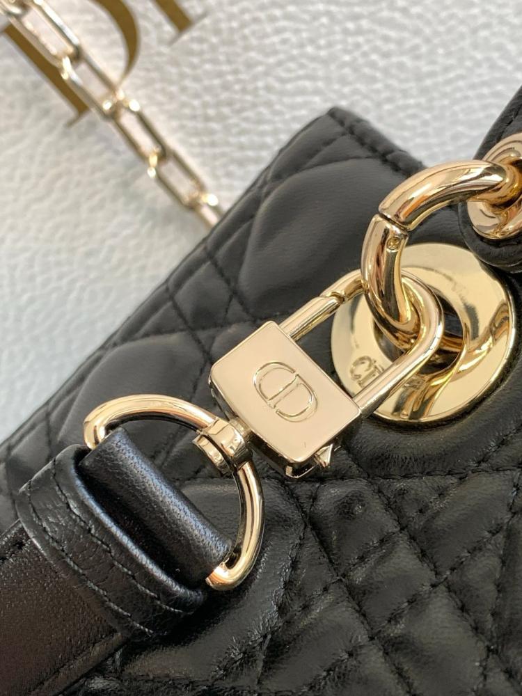 شنطة ليدي ديور - اسود