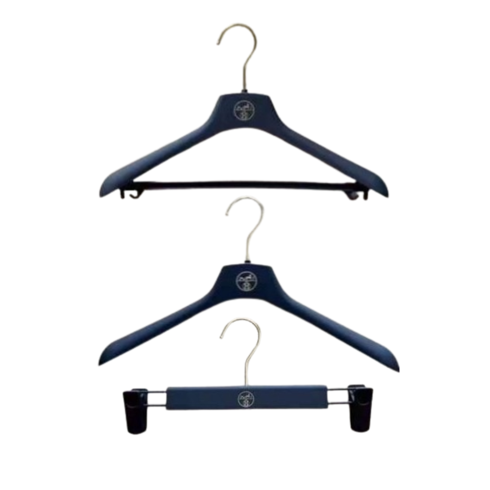 طقم علاقة ملابس 3 قطع من Hermès Paris