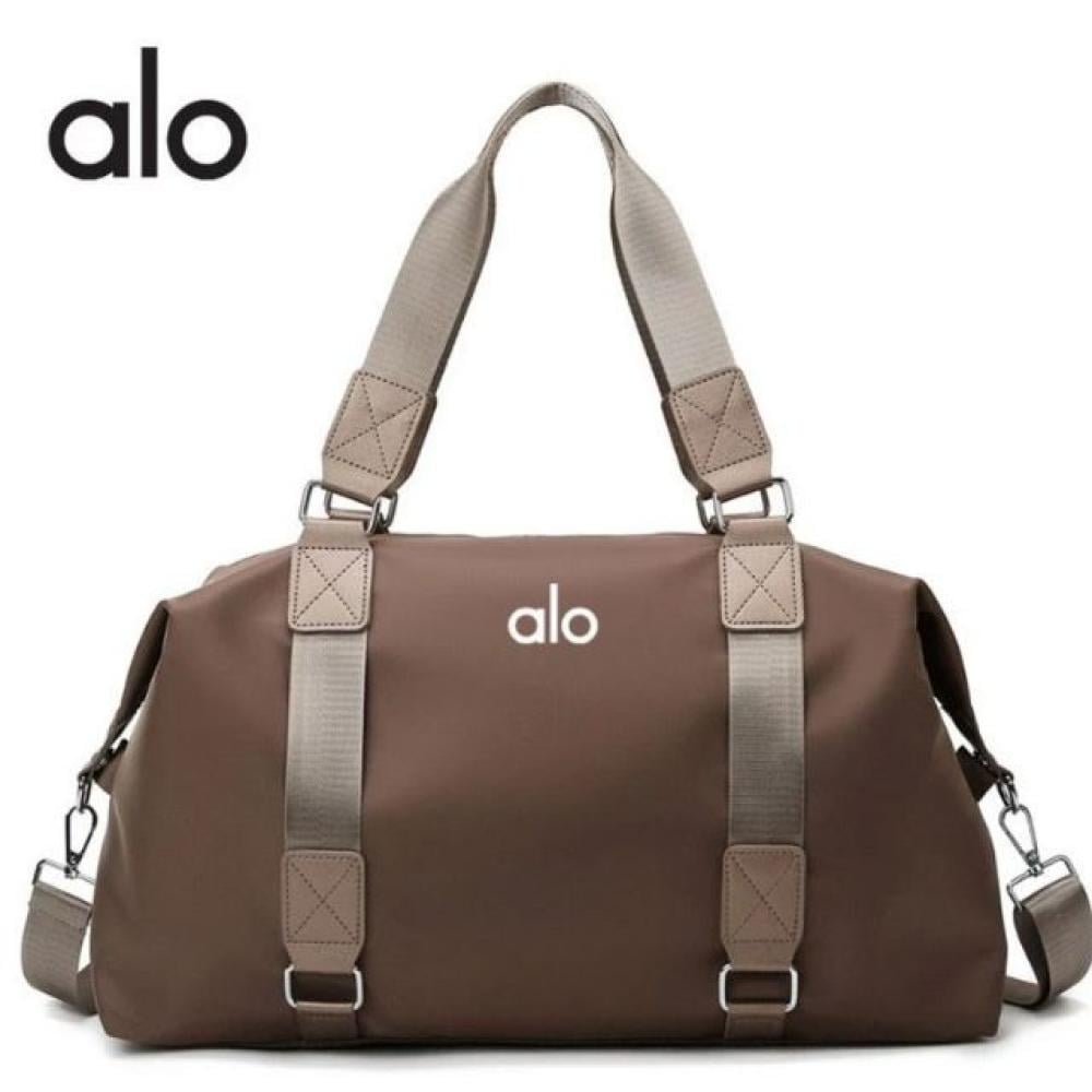 حقيبة اليوغا للياقة البدنية من alo yoga