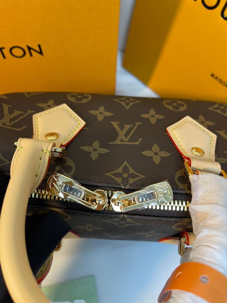 حقيبة سبيدي باندوليير من لويس فويتون مقاس 20