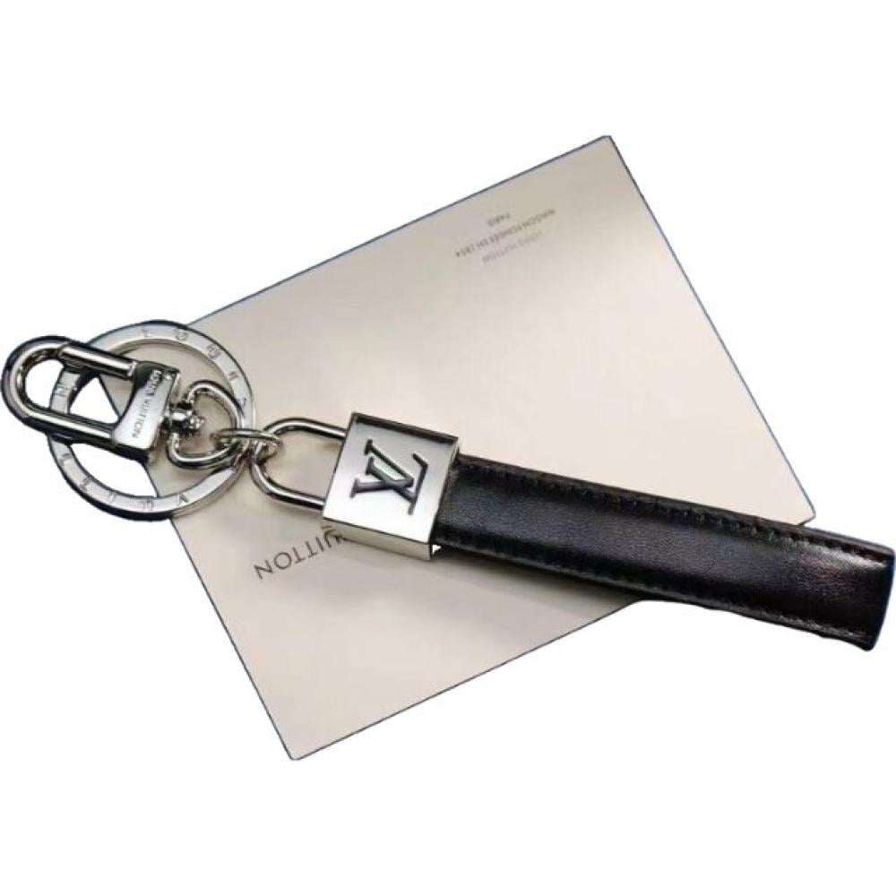 ميدالية مفاتيح لويس فيتون ليذر لوقو