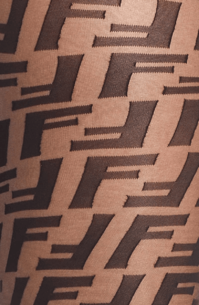 جوارب طويلة نسائية من فندي بشعار F المزدوج