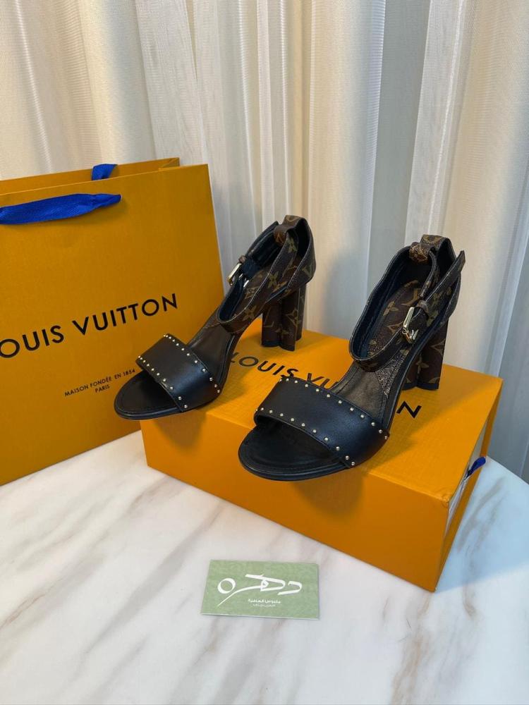 صندل سيلويت بشعارات مونوغرام من لويس فيتون