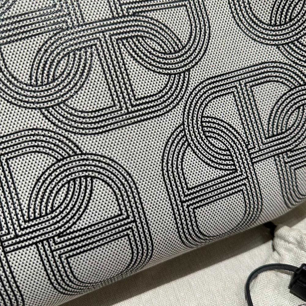 حقيبة هيرباج تشاين دانكر مقاس 31 من هيرميز