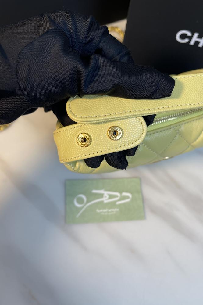 حقيبة هوبو بشعار شانيل بحزام بسلسلة ذهبية - ليموني