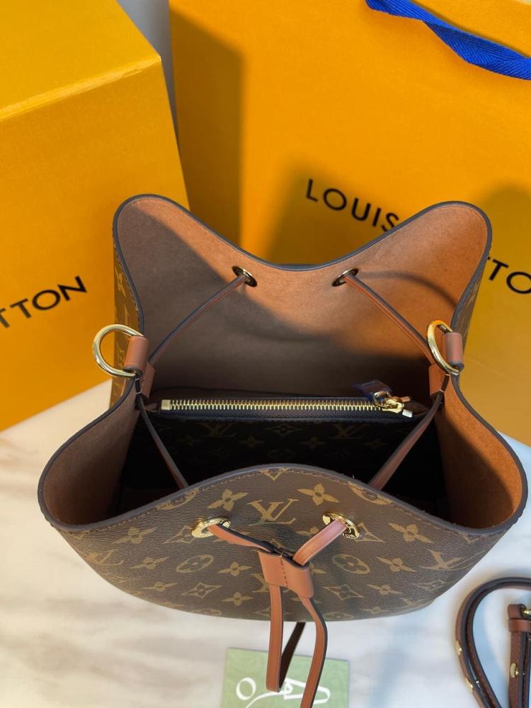 شنطة لويس فيتون نيونوي إم إم حروف - بني