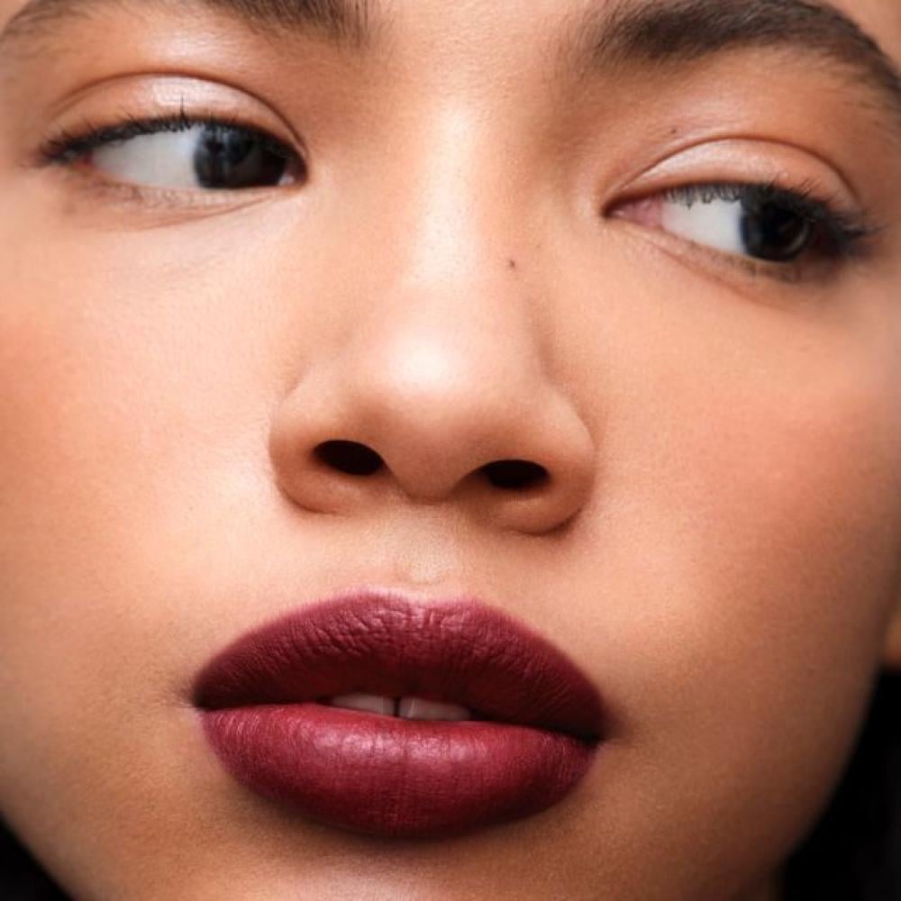 أحمر شفاه برادا أحادي اللون هايبر مات B15 - UNIFORM