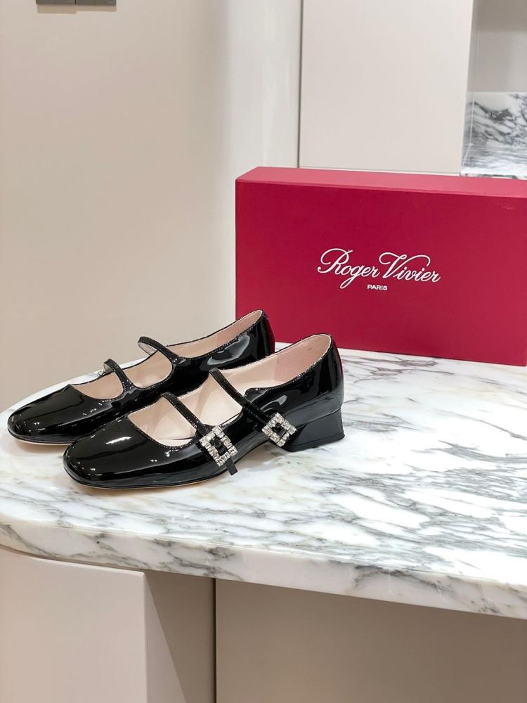 حذاء ماري جين مسطح بكعب منخفض مزين باحجار الراين