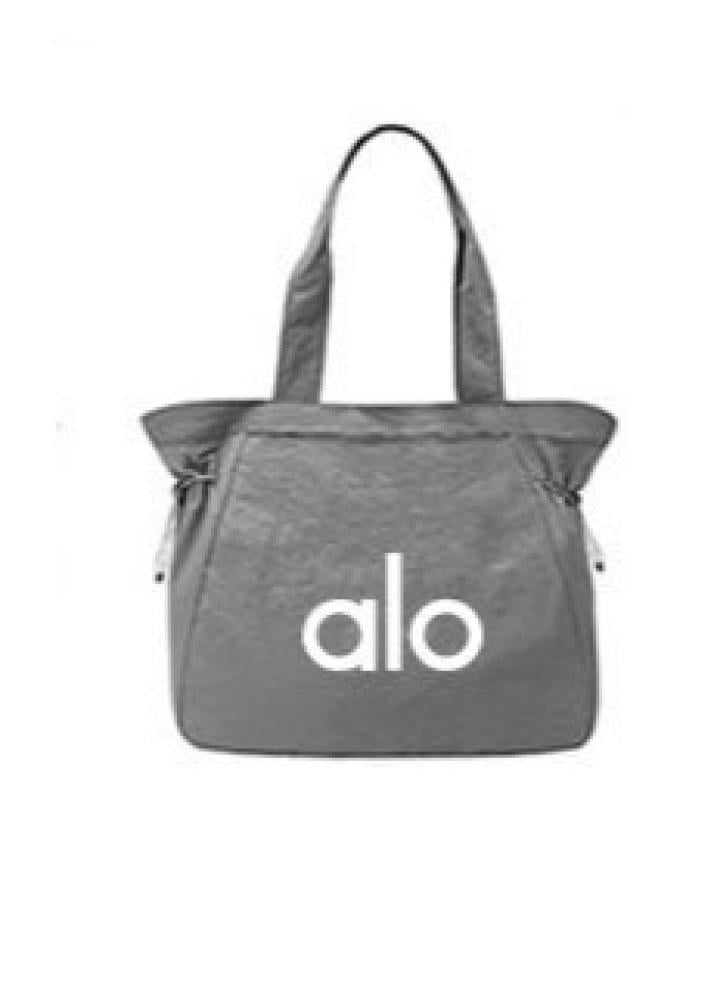 حقيبة يد كاجوال عصرية جديدة من ALO Yoga
