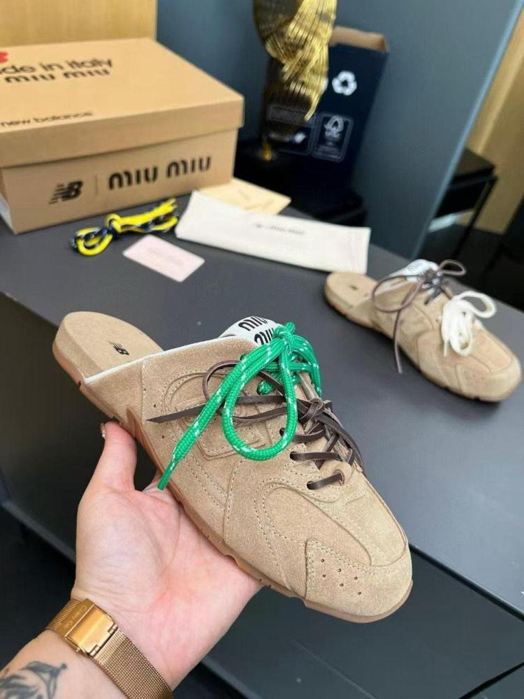 سنيكرز ميوميو نيو بالانس