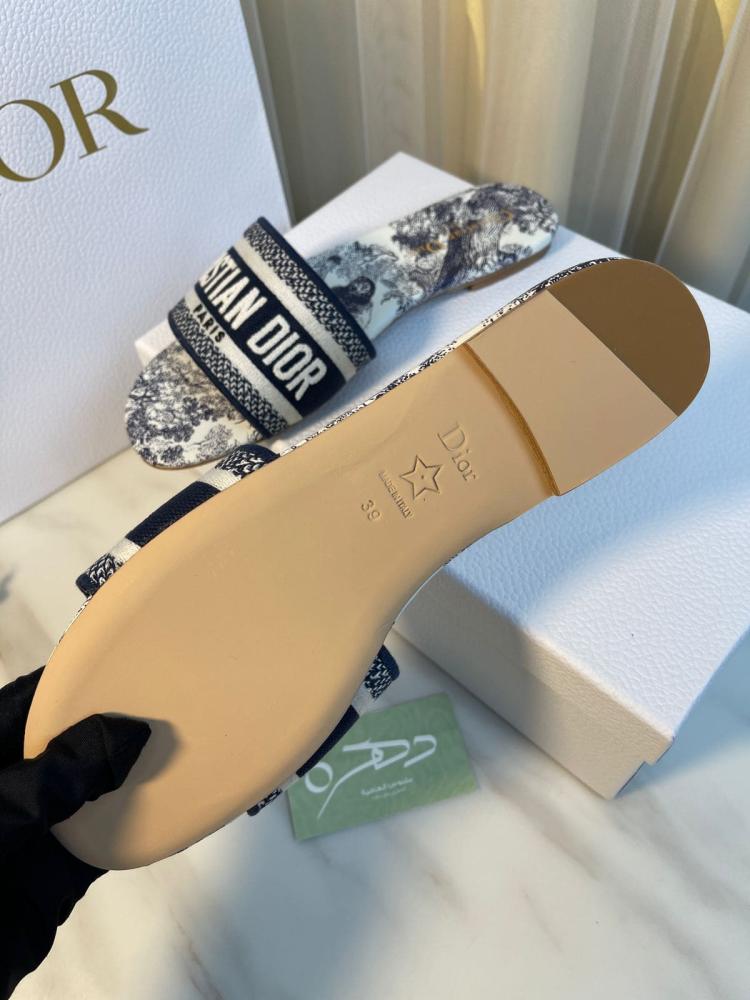 ديور Dway Slide 1