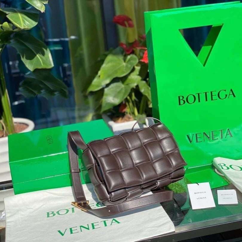 حقيبة كاسيت من بوتيغا فينيتا