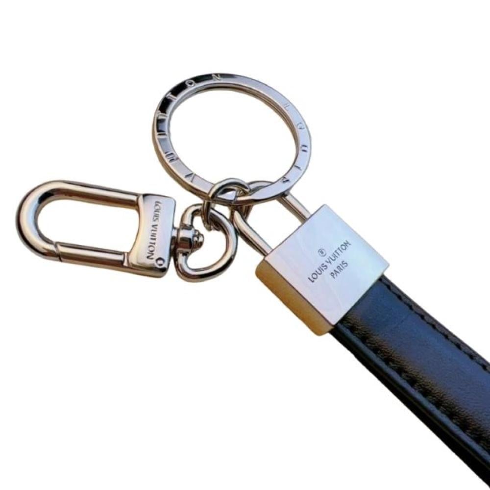 ميدالية مفاتيح لويس فيتون ليذر لوقو
