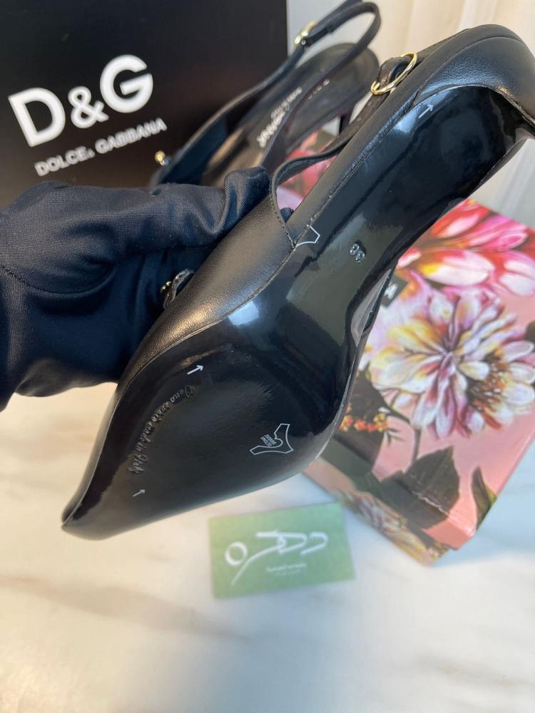 حذاء دولتشي آند غابانا بكعب باللون الأسود