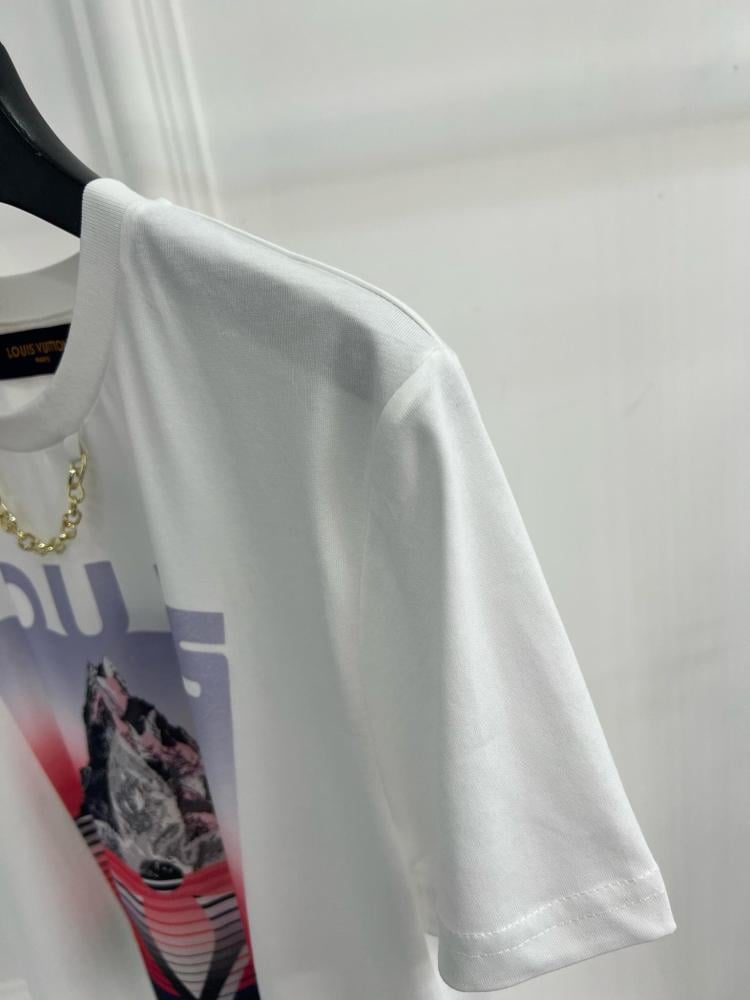 تيشيرت مونوجرام فلاور ماونتن من لويس فويتون