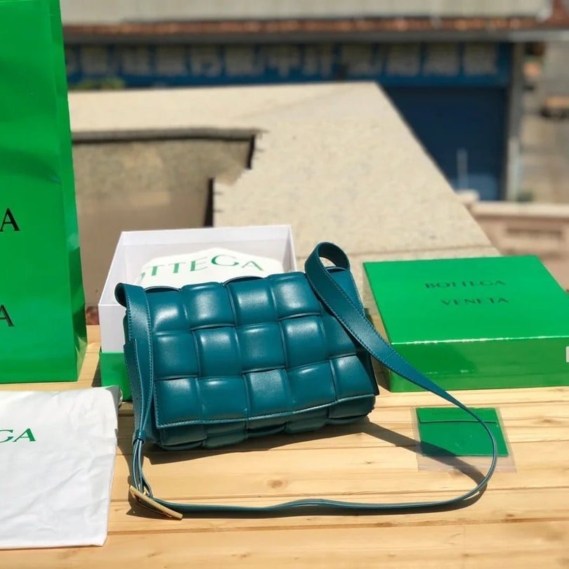 حقيبة كاسيت من بوتيغا فينيتا