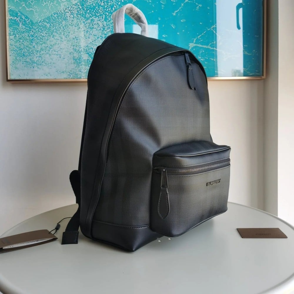 شنطة بيربري Jett backpack