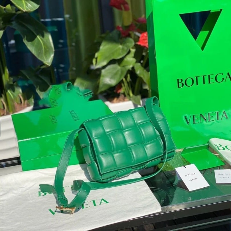 حقيبة كاسيت من بوتيغا فينيتا