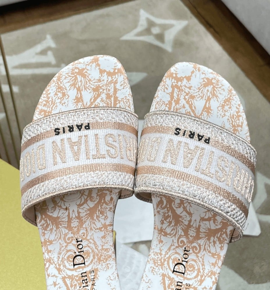 ديور Dway Slide 1