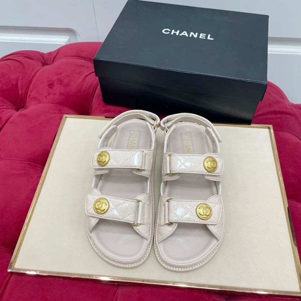 شانيل Laminated صاندل