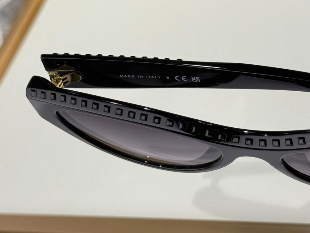 نظارة شمسية بعيون قطة سوداء من شانيل