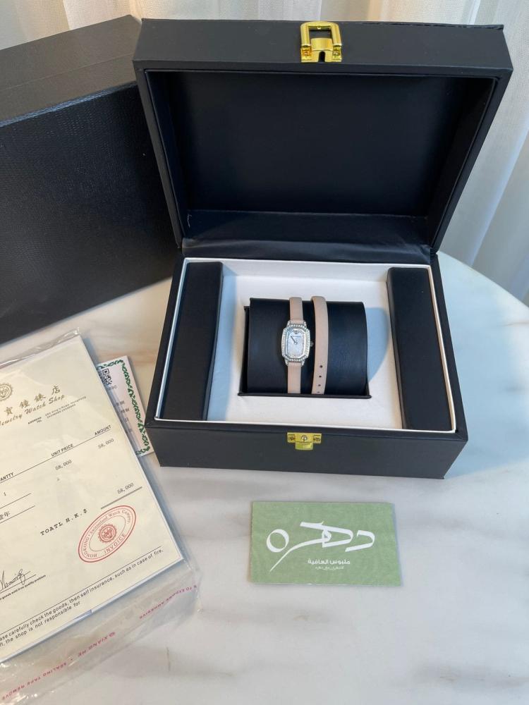 ساعة هاري وينستون إيميرالد باطار كريستالي وحجر كريستالي وردي